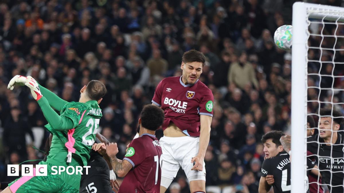 Șuturi periculoase, incidente și tensiuni la meciul dintre West Ham și Manchester City Un meci tensionat, marcat de incidente neprogramate, a avut loc sâmbătă seară pe stadionul londonez London Stadium, unde West Ham a întâlnit formația Manchester City