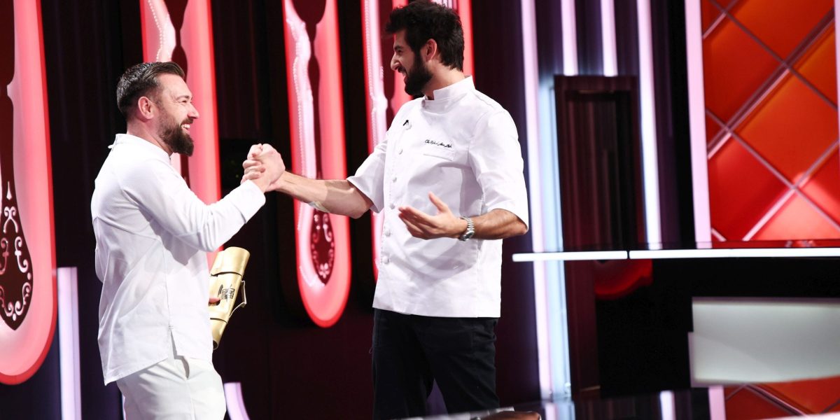 Chef Richard Abou Zaki a acordat ieri cel dintâi cuțit de aur al sezonului 17 al emisiunii “Chefi la cuțite”, recunoaștere supremă pentru cel mai merituos bucătar concurent al serii