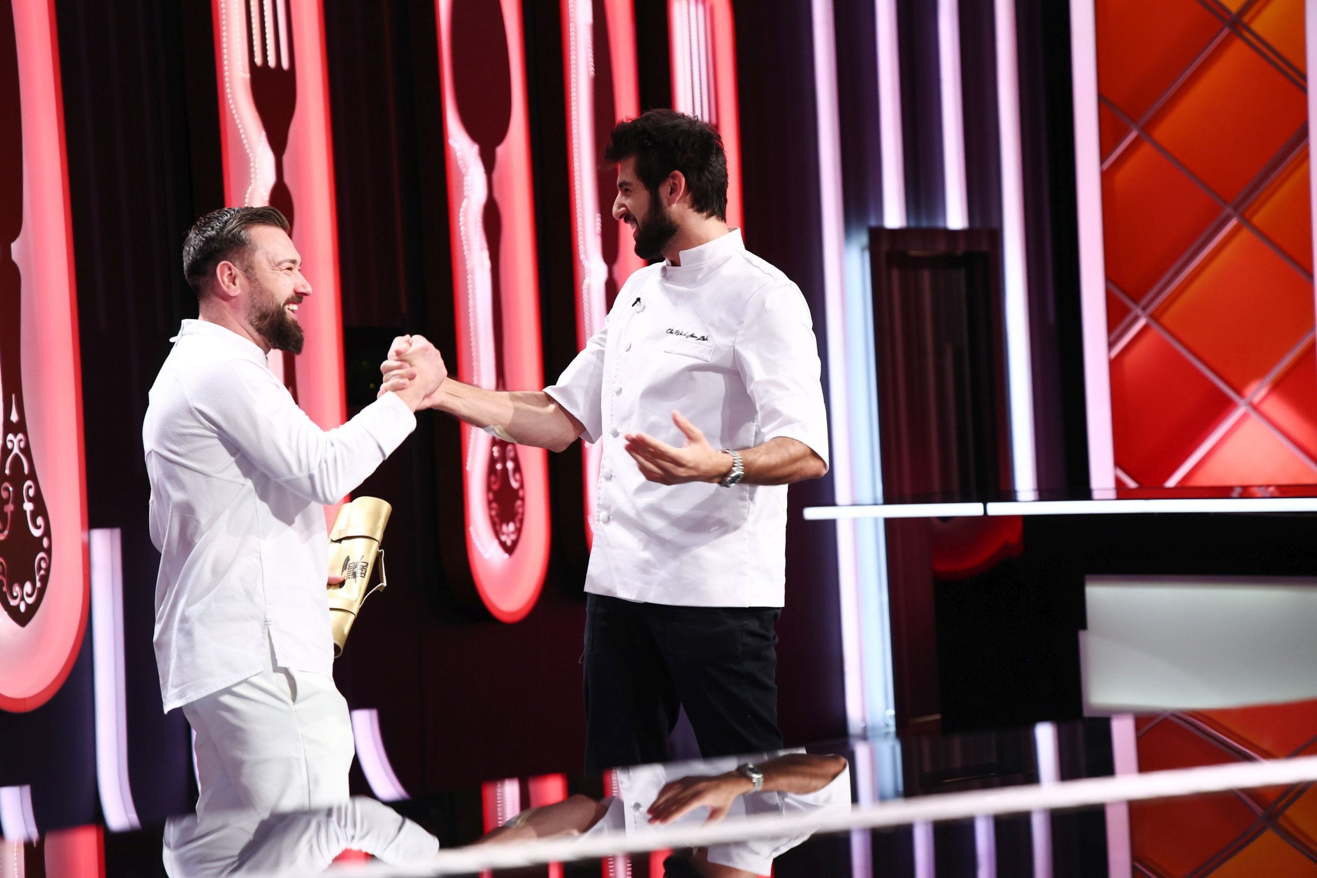 Chef Richard Abou Zaki a acordat ieri cel dintâi cuțit de aur al sezonului 17 al emisiunii “Chefi la cuțite”, recunoaștere supremă pentru cel mai merituos bucătar concurent al serii