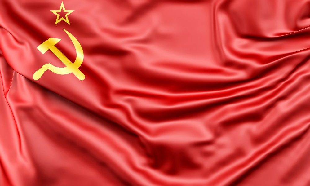 Majoritatea rușilor încă regretă destrămarea URSS, iar responsabilitatea este, în opinia lor, a lui Mihail Gorbaciov În ciuda trecerii a mai bine de trei decenii de la sfârșitul Uniunii Sovietice, o proporție semnificativă a populației din Rusia continuă să vadă destrămarea fostei uniuni ca pe un moment dramatic și, pentru mulți dintre aceștia, inadmisibil