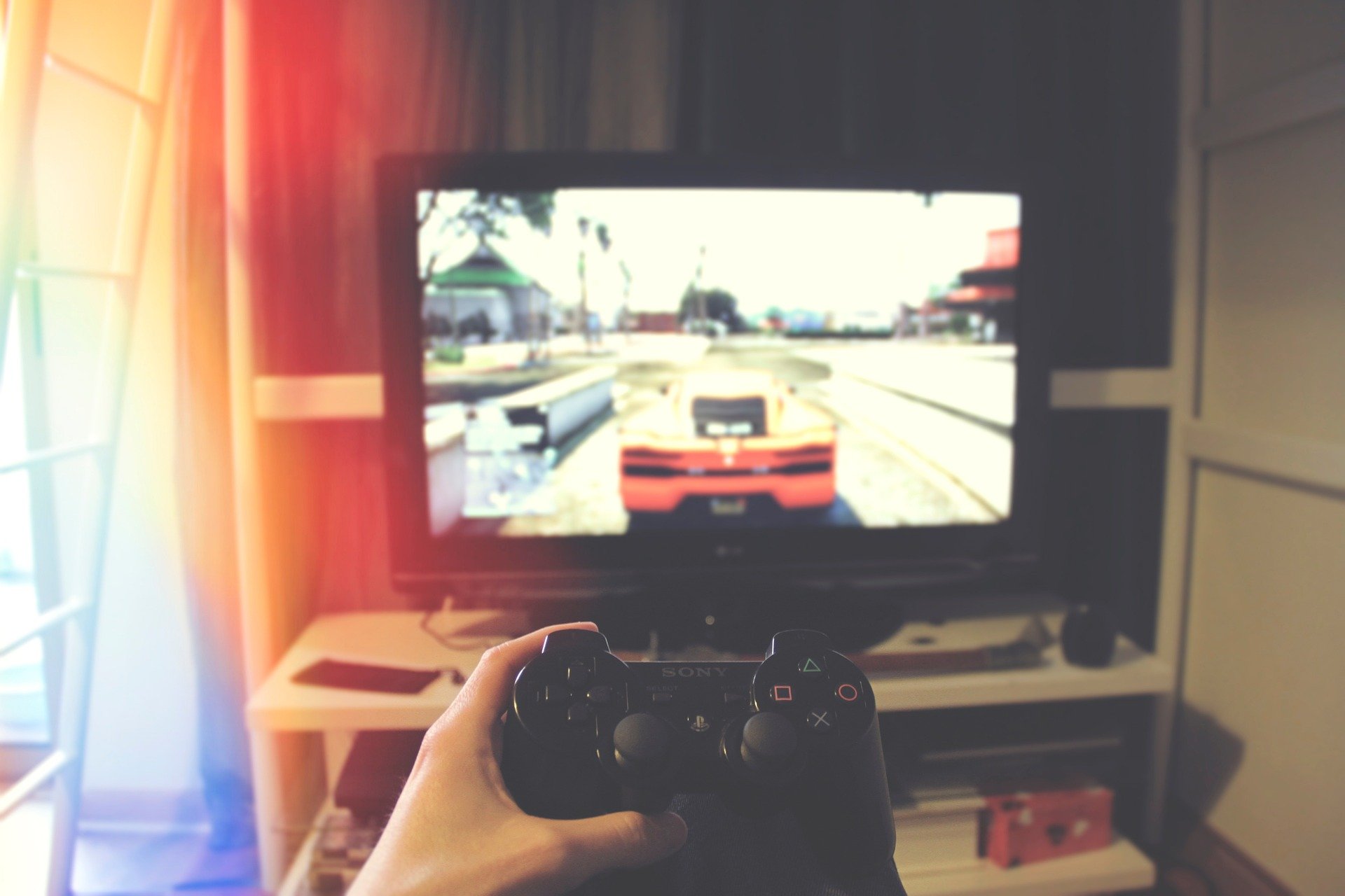 Sony majorează prețurile pentru PlayStation 5 în contextul viguroasei crize economice globale Producătorul japonez Sony a anunțat recent o majorare semnificativă a prețurilor pentru consola PlayStation 5, decizie care a atras rapid atenția pasionaților de gaming și a comercianților de pe piața globală