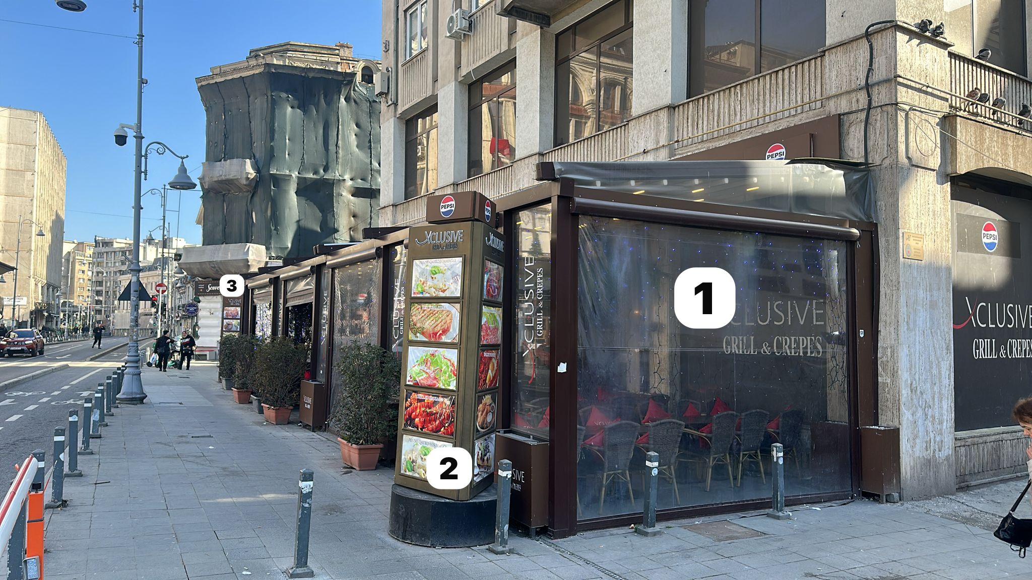 Primarul Capitalei, Ciprian Ciucu, a anunțat recent că autoritățile locale intensifică acțiunile pentru eliminarea construcțiilor ilegale din centrul Bucureștiului, în special cele ridicate pe domeniul public