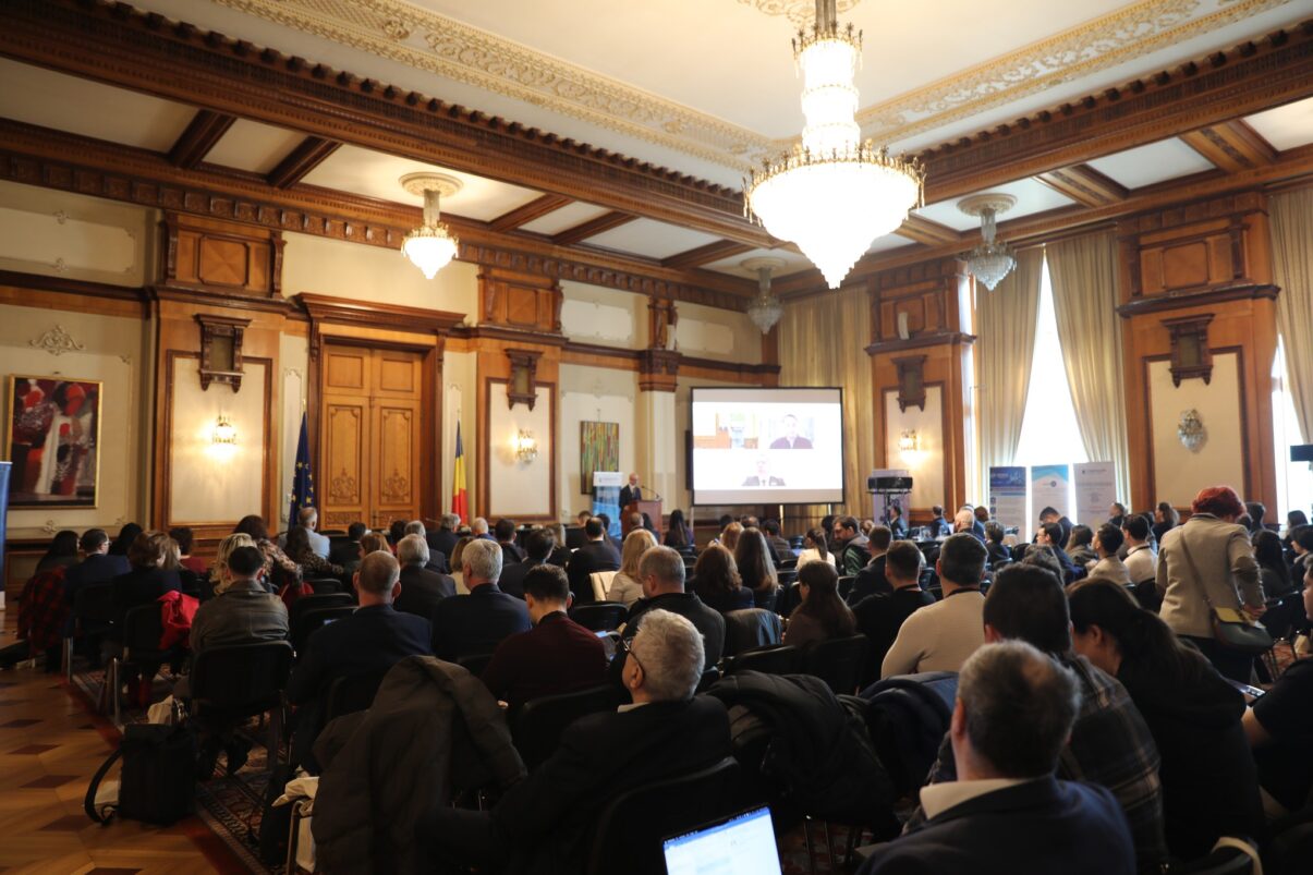 Bucureștiul găzduiește discuții strategice asupra noilor reguli europene de securitate digitală Un eveniment de importanță europeană a avut loc recent în capitala României, reunind experți din domeniul securității cibernetice, reprezentanți ai autorităților publice, companii din industrie și mediul academic pentru a discuta implementarea noilor reguli europene privind securitatea produselor digitale