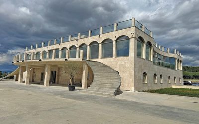 Grupul Ferrucio, controlat de afaceristul Ninel-Aurelian Alexandru, a anunțat intenția de a construi un hotel în Boldești-Scăieni, în inima județului Prahova, un proiect de amploare ce se înscrie în strategia de extindere a acestei companii locale în sectorul ospitalității și turismului