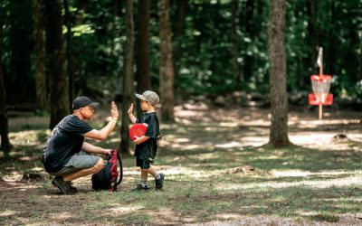 Discul de golf, sportul emergent cu potențial de transformare socială și economică în România Discul de golf, un sport inventat în Statele Unite acum șaizeci de ani, se extinde rapid peste granițele Americii, aducând o alternativă accesibilă și prietenoasă cu natura pentru iubitorii de activități outdoor