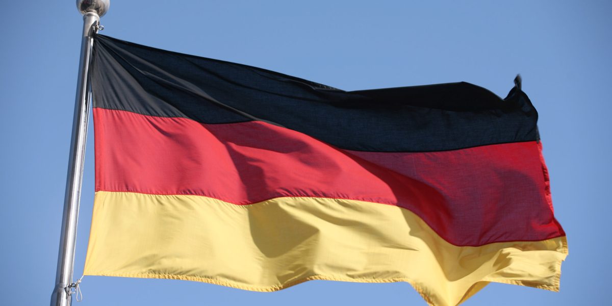 Verzii germani se pregătesc de o victorie răsunătoare în landul Baden-Wurttemberg, conform sondajelor de după votare, care indică o tendință clară de ascensiune pentru partidul ecologist, în timp ce partidul de extremă dreaptă, Alternativa pentru Germania (AfD), continuă să câștige teren, amenințând echilibrul politic tradițional în regiune