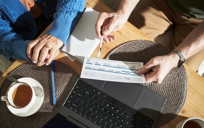 Românii își schimbă tot mai frecvent furnizorul de electricitate, fenomenul care a atins în 2025 cifre record, reflectând o competiție acerbă pe piața energetică locală