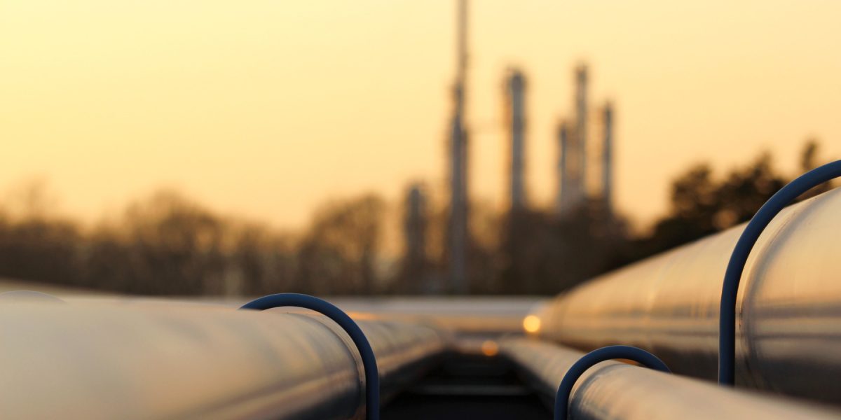 Prețurile petrolului cresc rapid după atac asupra unui zăcământ de gaze din Iran