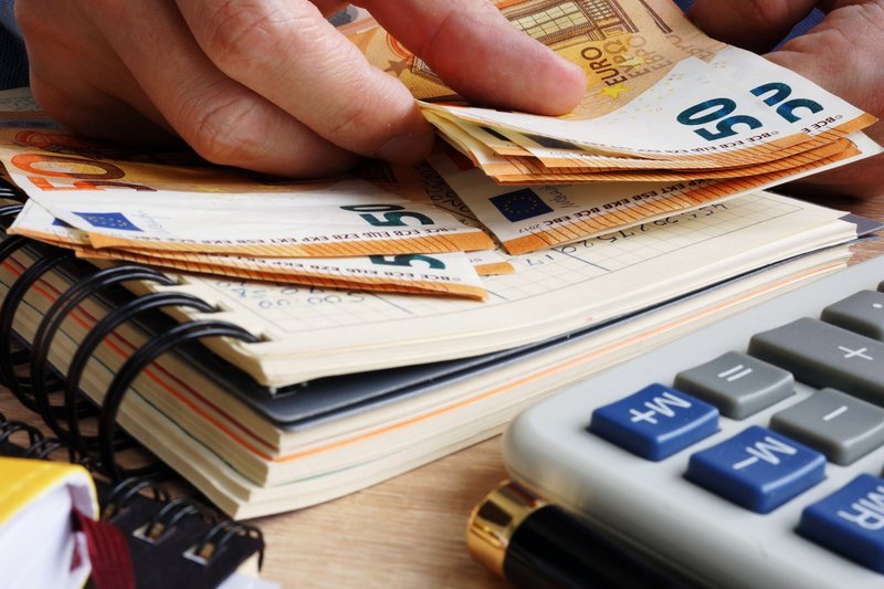 Antreprenori români afectați de creșterea pragului pentru mijloace fixe în 2026