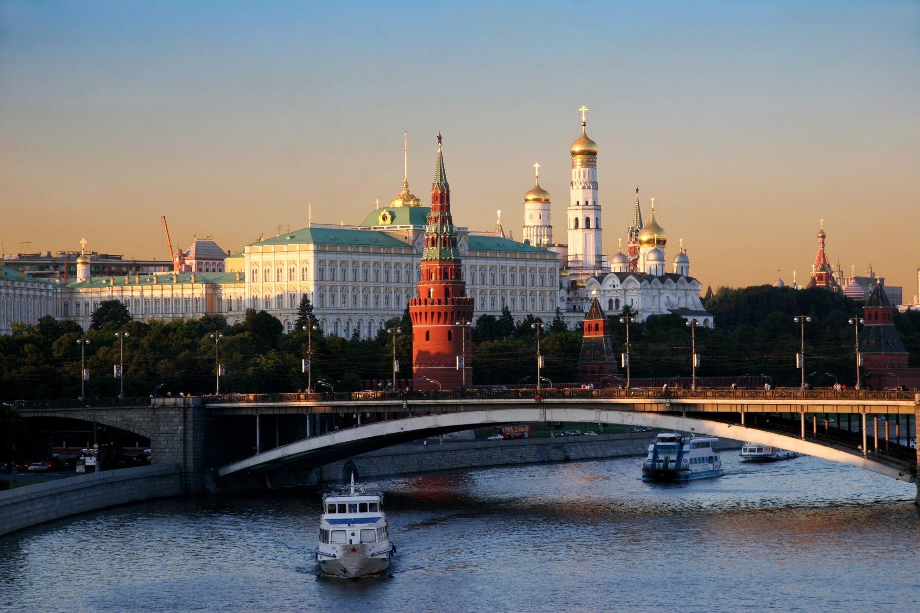 Rusia declară profesoara americană Nina Hrușciova drept “agent străin” într-un precedent controversat Rusia a făcut un pas semnificativ în politica sa de control și monitorizare a influenței occidentale, plasând-o sub acuzare oficială pe Nina Hrușciova, o profesoară americană de origine rusă, în cadrul unui anunț care a stârnit reacții atât interne, cât și internaționale