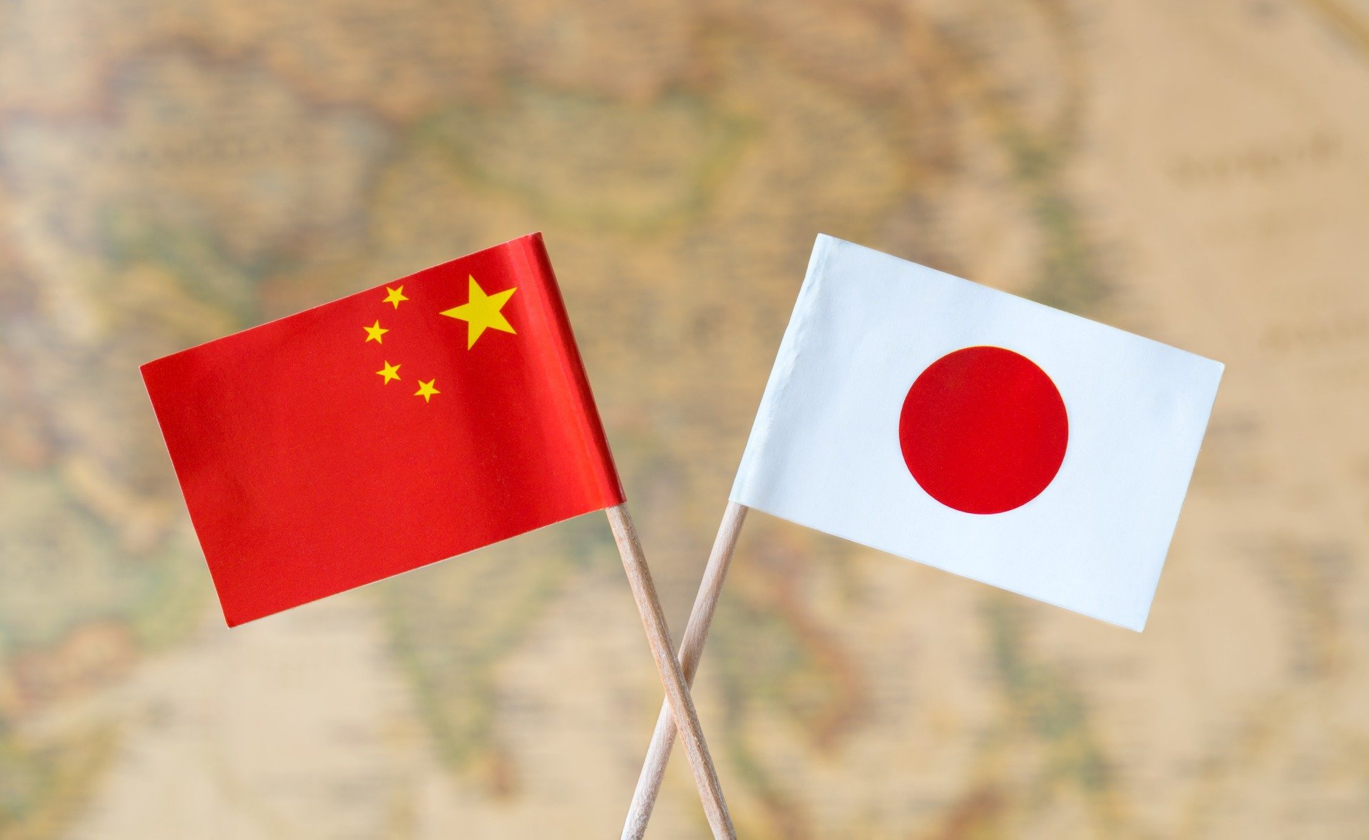 Guvernul japonez își ajustează politica de comunicare în ceea ce privește China, o decizie ce reflectă evoluțiile recente ale relațiilor bilaterale și tensiunile persistente din regiune