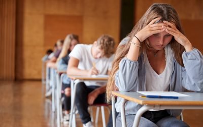 Simulările Evaluării Naționale încep luni, dar aproape 130 de școli din România vor rămâne în afara testărilor din cauza protestelor sindicale Mâine începe sezonul simulărilor pentru Evaluarea Națională a elevilor de clasa a VIII-a, un proces esențial pentru pregătirea finală înainte de examenul oficial, deși circulă vestea că nu toți elevii vor putea participa