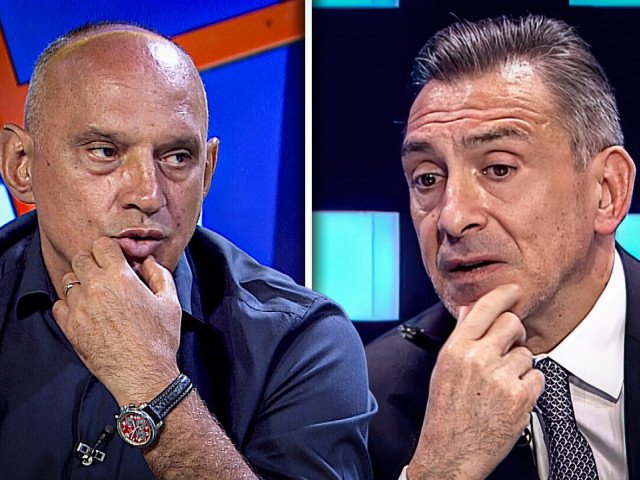 CFR Cluj – Dinamo, un prim act tensionat și dezvăluiri degajate despre viitorul echipei Derbiul început sub o tensiune palpabilă între cele două formații a avut un prim repriză plină de momente surprinzătoare, în care strategiile și evoluțiile pe teren au merit să fie analizate atent, dincolo de rezultatul direct