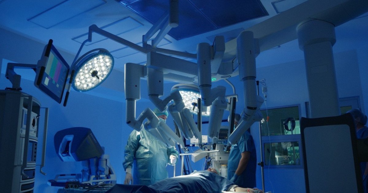 România își intensifică eforturile pentru integrarea tehnologiei avansate în sistemul său de sănătate, după ani de stagnare în domeniul chirurgiei robotică