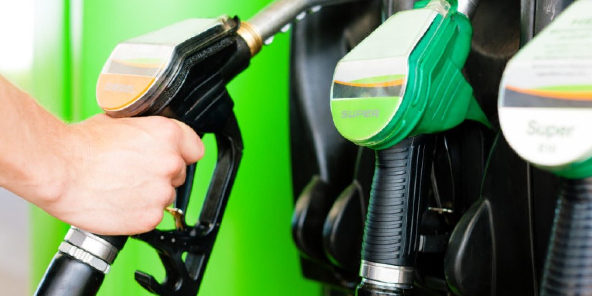 Prețurile carburanților din România au devenit din nou subiect de tensiune politică, după ce, în contextul conflictului din Orientul Mijlociu, prețul la pompă a depășit pragul de 8 lei pe litru, ceea ce a generat nemulțumiri atât din partea consumatorilor, cât și a actorilor politici