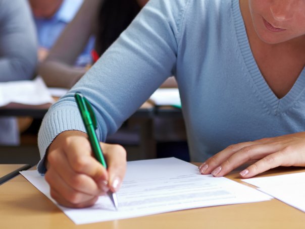 Simulările Evaluării Naționale pentru elevii de clasa a VIII-a se desfășoară în aceste zile, în cadrul unui proces crucial de pregătire pentru examenele de finalizare a gimnaziului, programate pentru luna iunie