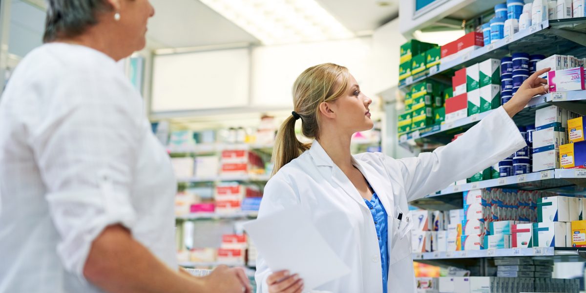 Creșterea prețurilor la medicamente devine o sursă tot mai îngrijorătoare pentru români, în special pentru pensionari, care resimt cu acutitate impactul unei situații ce pare să se agraveze de la o lună la alta