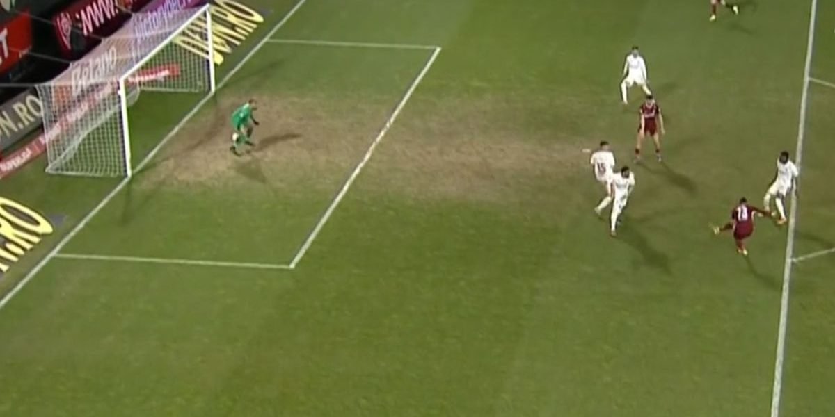 Karlo Muhar deschide scorul pentru CFR Cluj în meciul cu Dinamo, cu o execuție superbă din marginea careului CFR Cluj a început în forță meciul de pe „Dr