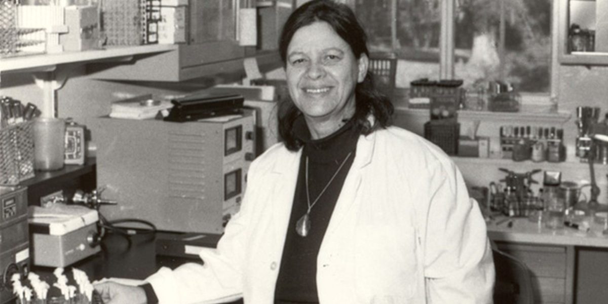 Femeile uitate ale științei: contribuții esențiale, premii ratate și istoria sub reflectoare Premiul Nobel, recunoscut global drept cea mai prestigioasă distincție în domeniul științei, a devenit de-a lungul timpului un simbol al excelenței și inovației