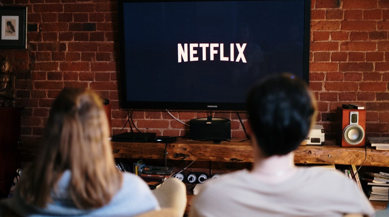Creativitatea americană revine în prim-plan: Jacob Tierney pregătește un nou serial despre Alexandru cel Mare pentru Netflix După succesul răsunător obținut de serialul „Heated Rivalry”, difuzat pe HBO, regizorul și scenaristul canadian Jacob Tierney pare să nu își dorească decât să mențină același ritm de inovație și povești captivante