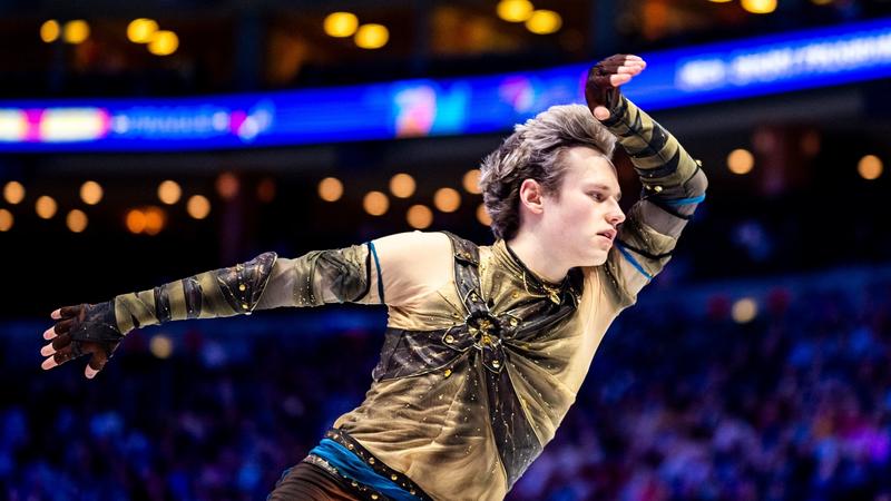Ilia Malinin, campionul mondial și dublu medaliat la Olimpiadă, a impresionat din nou la Campionatele Mondiale de patinaj artistic din Praga, chiar dacă a trecut peste dezamăgirea de la jocurile olimpice de iarnă