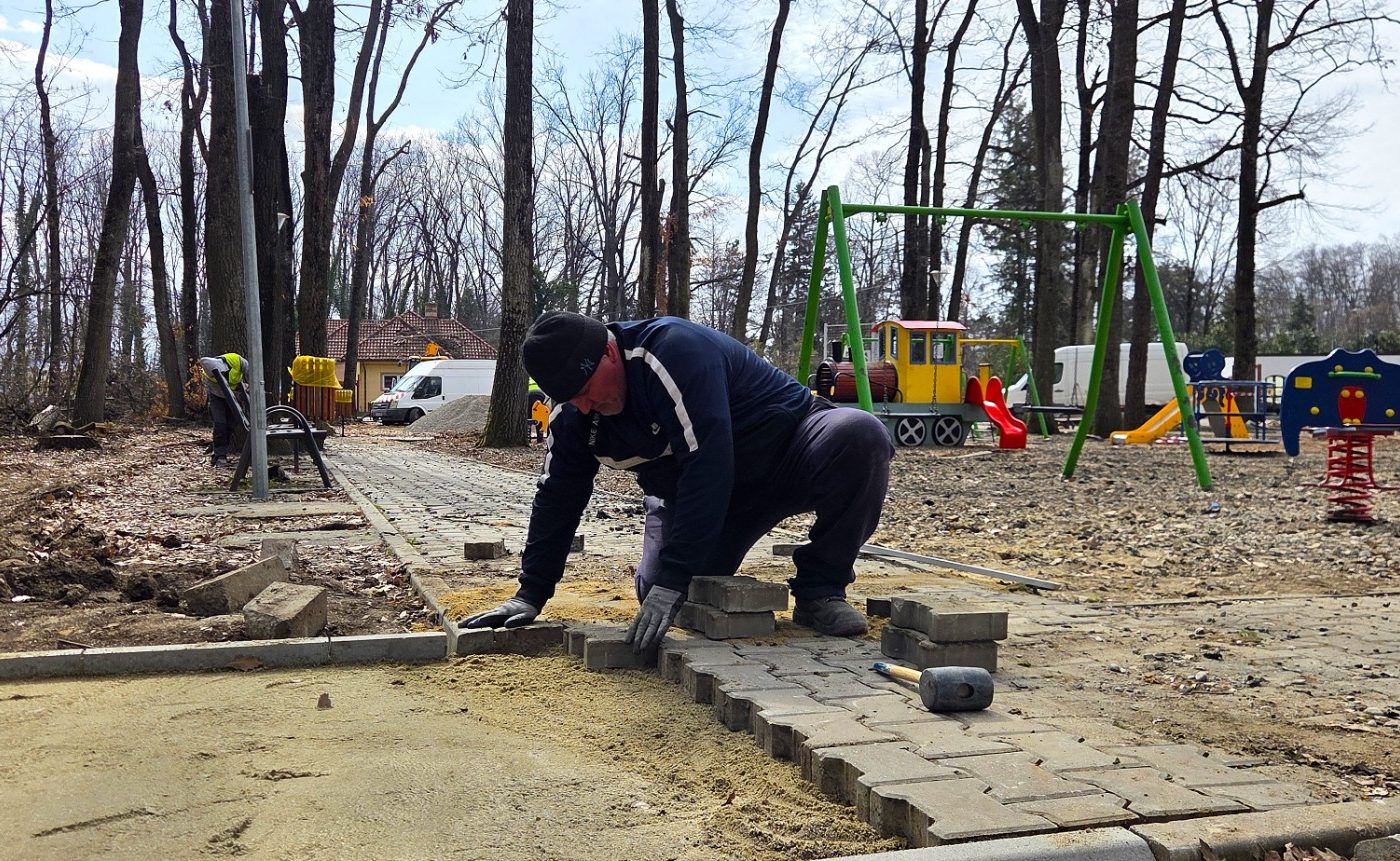 Primăria Sectorului 1 anunță o serie de proiecte menite să transforme radical zona din Pădurea Băneasa, în special pe Aleea Privighetorilor, pentru a crea un spațiu mai sigur, prietenos și integrat în mediul natural