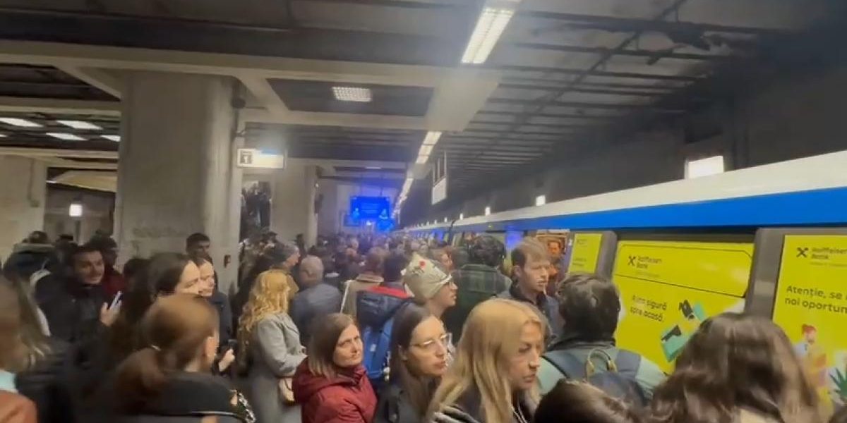 Probleme majore în circulația metroului bucureștean în această dimineață, după ce un tren de pe Magistrala 2 a fost retras din circulație în urma unei defecțiuni la uși