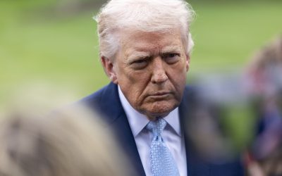 Escaladarea tensiunilor în Orientul Mijlociu a atins un nou nivel alarmant, după ce președintele SUA, Donald Trump, a lansat amenințări directe la adresa Iranului, avertizând că, dacă Teheranul nu va redeschide Strâmtoarea Hormuz, va riposta dur prin distrugerea centralelor electrice ale țării