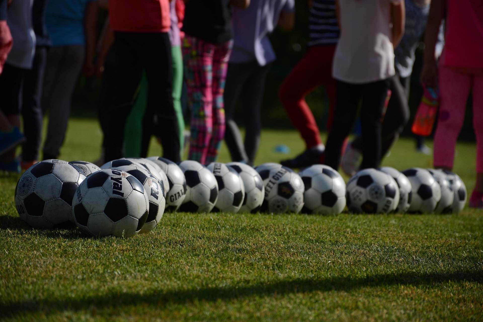 Tragedie la școala din satul botoșănean: elev de 14 ani a murit în timpul orei de sport, poliția deschide anchetă pentru ucidere din culpă O veste devastatoare a zguduit comunitatea din satul din județul Botoșani, unde un elev de doar 14 ani și-a pierdut viața în timpul orei de sport