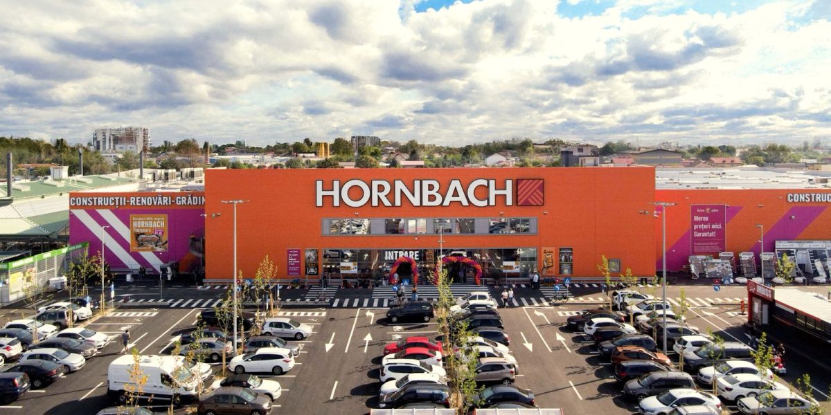 Hornbach România reinventează experiența de cumpărături cu un asistent virtual bazat pe inteligență artificială, un pas semnificativ în strategia omnichannel a retailerului de bricolaj