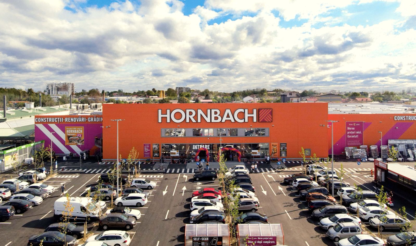 Hornbach România reinventează experiența de cumpărături cu un asistent virtual bazat pe inteligență artificială, un pas semnificativ în strategia omnichannel a retailerului de bricolaj