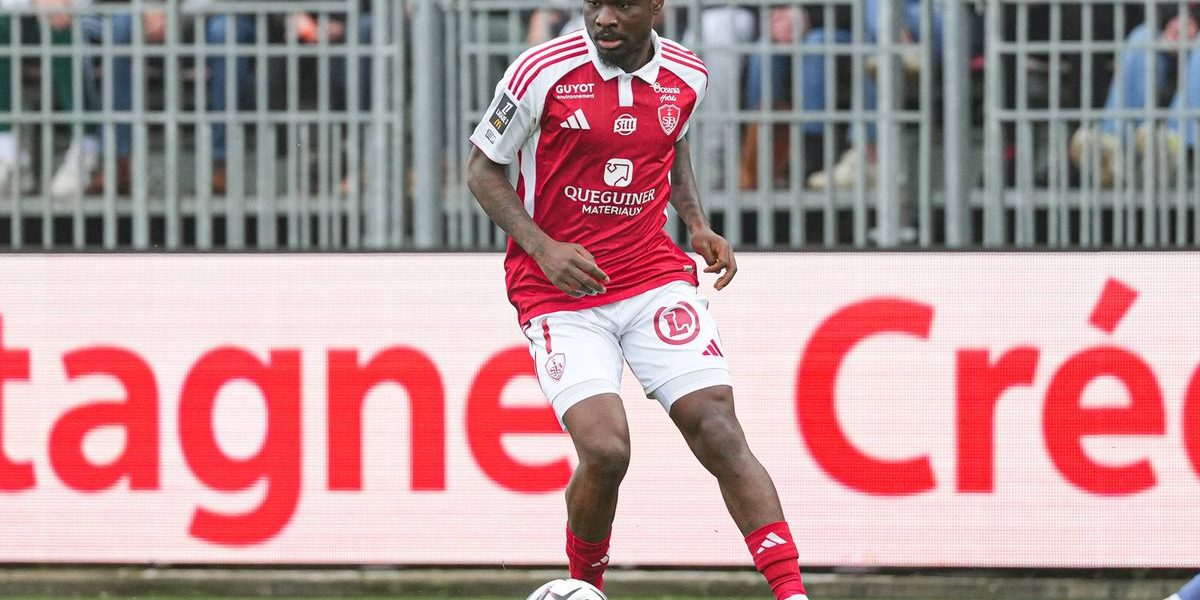 Eric-Junior Dina-Ebimbe, prezent în Monaco, revine asupra transferului falimentat din ianuarie 2025 Marți seara, în cadrul meciului disputat pe Stade Louis II, la Monaco, Eric-Junior Dina-Ebimbe s-a aflat în centrul atenției, însă pentru motive diferite de cele sportive