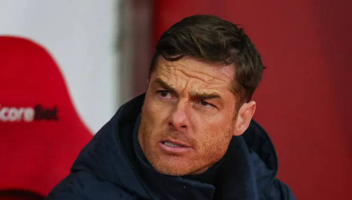 Burnley și Bournemouth se înfruntă într-un meci vital pentru lupta pentru supraviețuire în Premier League Burnley, aflate în pericol major de a suferi a treia retrogradare în cinci sezoane, primește sâmbătă pe Turf Moor vizita echipei Bournemouth, în încercarea de a-și menține șansele de a rămâne în Premier League