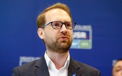 Surpriza în ecuația politică a zilei: Dominic Fritz, președintele USR, a lăsat să se întrevadă ieri că schimbările din rândul social-democraților ar putea avea consecințe importante asupra guvernării actuale, afirmând că este „surprins” de poziția liderului PSD, Sorin Grindeanu