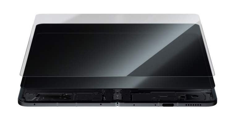 Primul iPhone pliabil se apropie, iar Apple pare să fie gata să revoluționeze din nou piața smartphone-urilor, de această dată cu un ecran inovator care promite să elimine aproape complet problema coktail-ului vizibil, specifică dispozitivelor pliabile