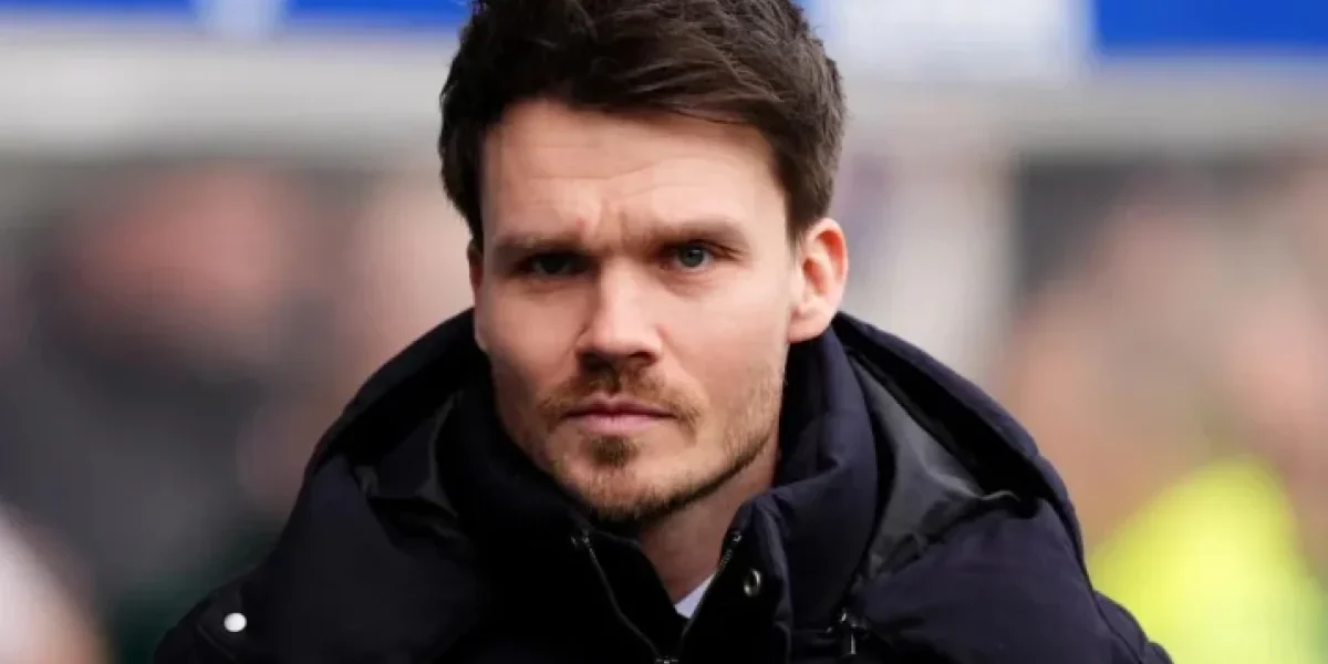 Rangers vs Aberdeen se încheie cu controverse după golul decisiv și decizii contestate Partida din week-end dintre Rangers și Aberdeen a fost marcată nu doar de prestația echipelor, ci și de discuții aprinse legate de momentul care a decis rezultatul