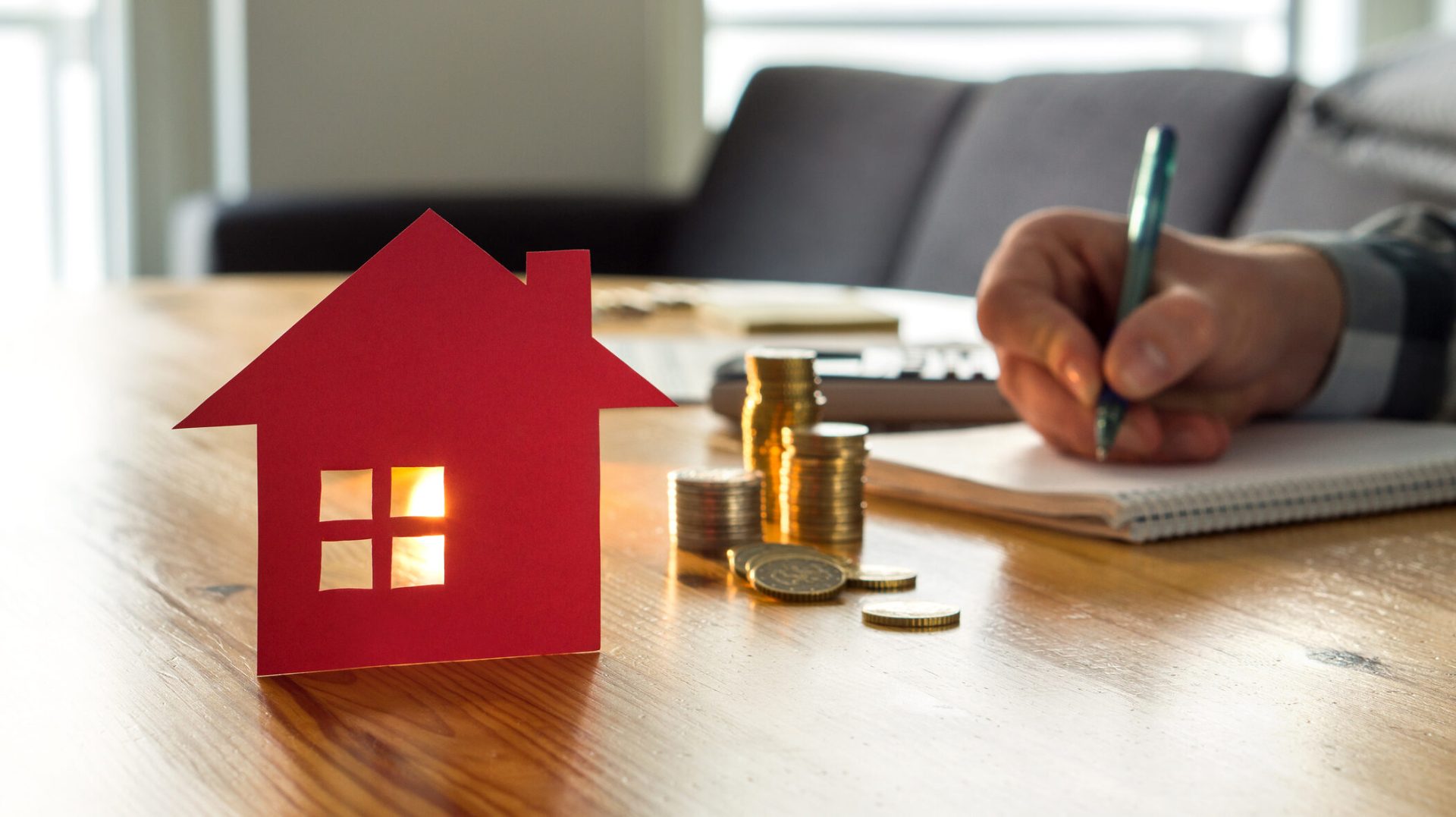 Primăriile din București au intensificat controalele și măsurile de sancționare împotriva clădirilor degradate, aflate într-un stadiu avansat de deteriorare, în încercarea de a reabilita aspectul urban și de a preveni riscurile pentru locuitori