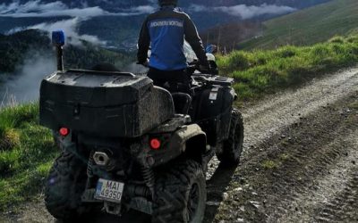 Un incident neplăcut s-a produs sâmbătă după-amiază înMunții Apuseni, în județul Alba, când un cuplu a rămas blocat în drumul lor spre zone montane izolate, fiind nevoit să solicite ajutorul autorităților pentru a fi trimis în siguranță acasă