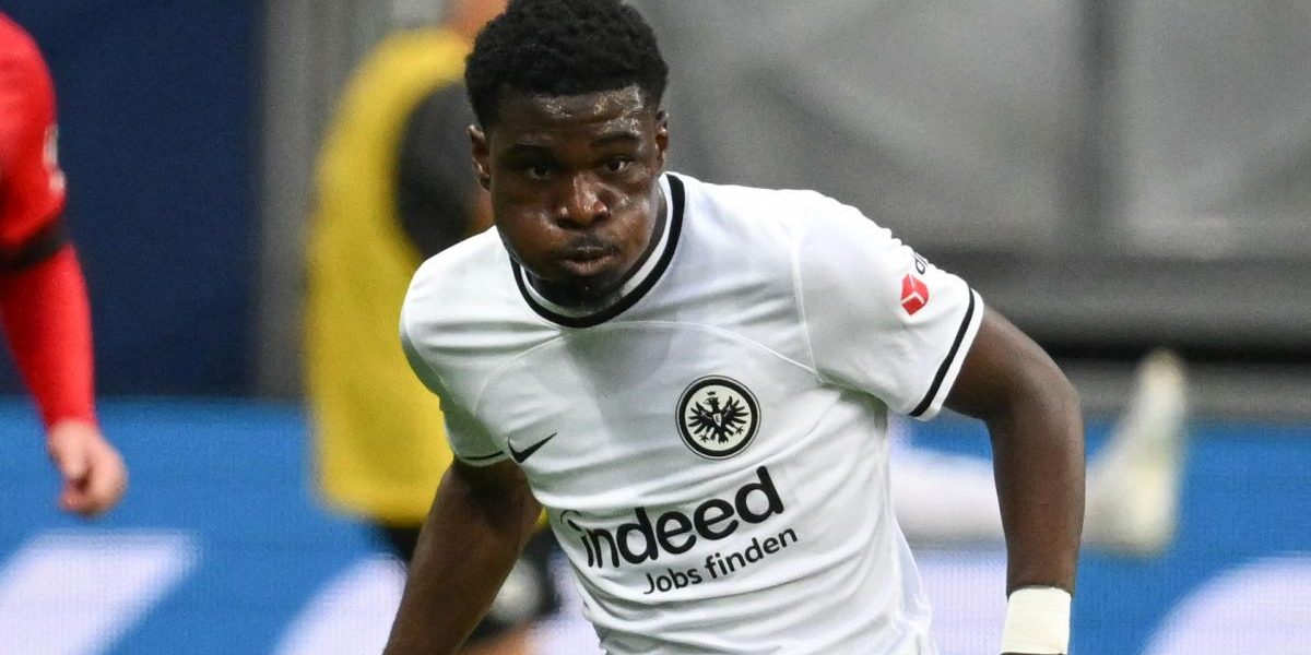 Dina-Ebimbe, mijlocașul trecut pe lista de transferuri a AS Monaco, a dezvăluit recent, în emisiunea „Rothen s’enflamme” de la RMC, detalii despre episodul dureros al încetării unei mutări anunțate în urmă cu un an