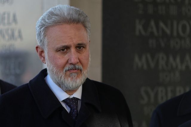 România nu devine o țintă militară după decizia Parlamentului, avertizează experți Tensiunile internaționale legate de situația de securitate din Europa și Orientul Mijlociu continuă să influențeze discursurile și pozițiile oficiale ale liderilor români