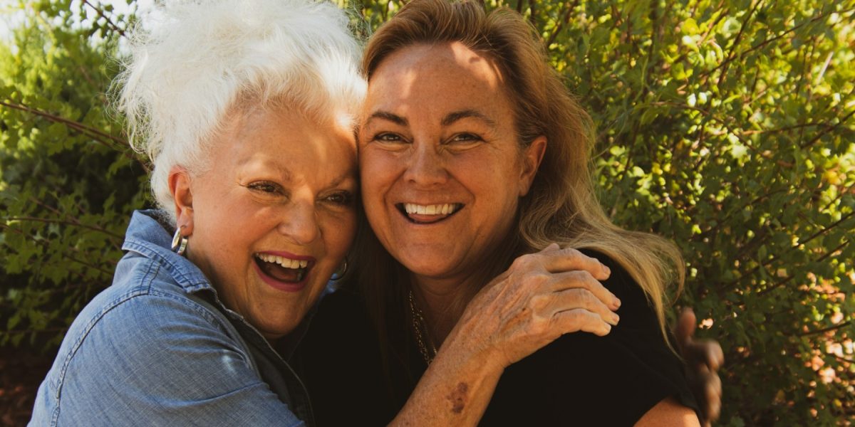 Secretul unei vieți lungi și fericite, descoperit după aproape un secol de studiu Cei doi factori cei mai importanți pentru o viață lungă și plină de satisfacții nu sunt banii sau genele, ci modul în care scopurile și relațiile noastre influențează bunăstarea pe termen lung