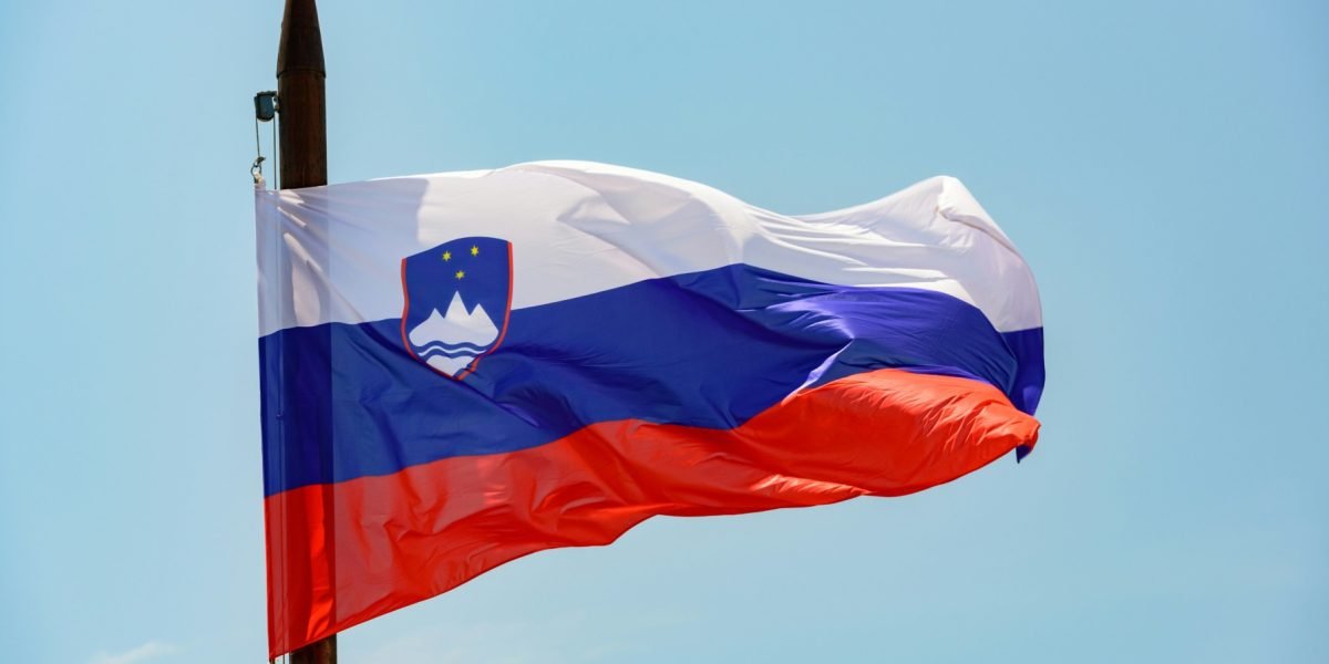 Guvernul sloven acuză manipulare și atac la adresa democrației după publicarea unor înregistrări video clandestine înainte de alegerile legislative În ajunul scrutinului legislativ din Slovenia, tensiunile din peisajul politic s-au intensificat, fiind grav afectată imaginea transparenței și a integrității procesului electoral