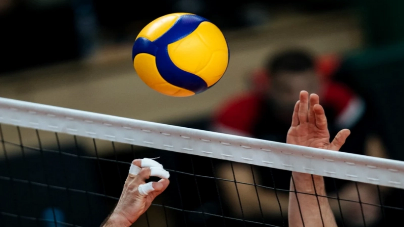 Steaua București, una dintre cele mai titrate echipe din Divizia A1 la volei masculin, a înregistrat vineri seară o victorie extrem de importantă pentru sustenabilitatea poziției sale în campionat, dar a fost și părtașă celui de-al doilea eșec din sezonul în curs