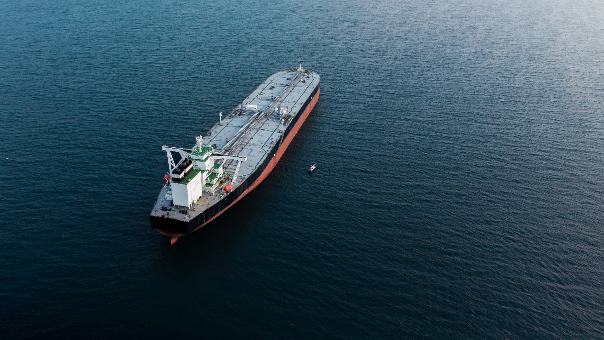 Tensiuni în Strâmtoarea Ormuz: SUA pregătește escortarea navelor comerciale în contextul unui blocaj tot mai profund Strategia de securizare a rutelor petroliere din Golful Persic devine tot mai intens discutată, pe fondul escaladării conflictului între puterile occidentale și Iran