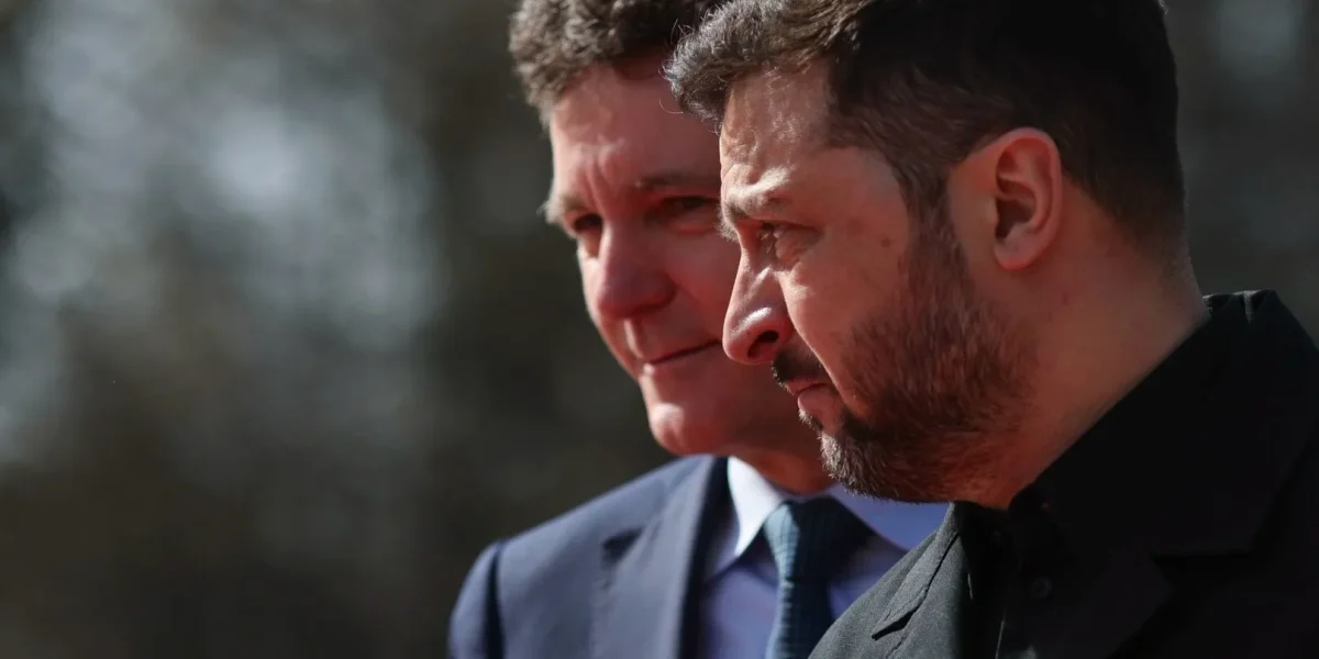 Ucraina oficializează Ziua Limbii Române, un gest menit să întărească legăturile culturale cu comunitățile românești Președintele Ucrainei, Volodymyr Zelenskyy, a semnat recent un decret prin care declare ziua de 31 august ca fiind Ziua Limbii Române în Ucraina, o decizie ce vine în contextul eforturilor de promovare a diversității culturale și lingvistice în țară