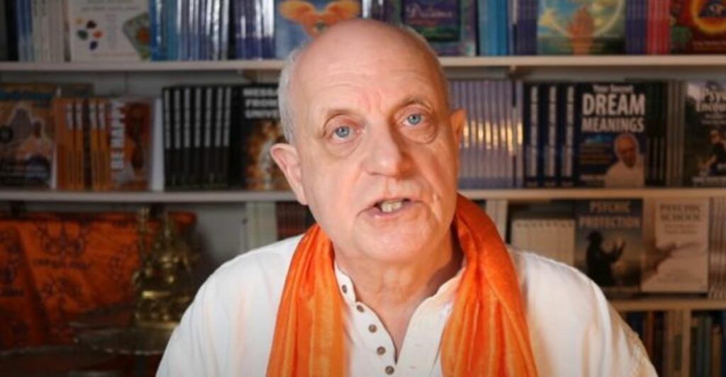 Un clarvăzător britanic extrem de controversat, cunoscut pe internet drept „Profetul Apocalipsei”, revine în lumina reflectoarelor cu o predicție șocantă despre un eveniment catastrofal ce ar putea avea loc în anul 2026