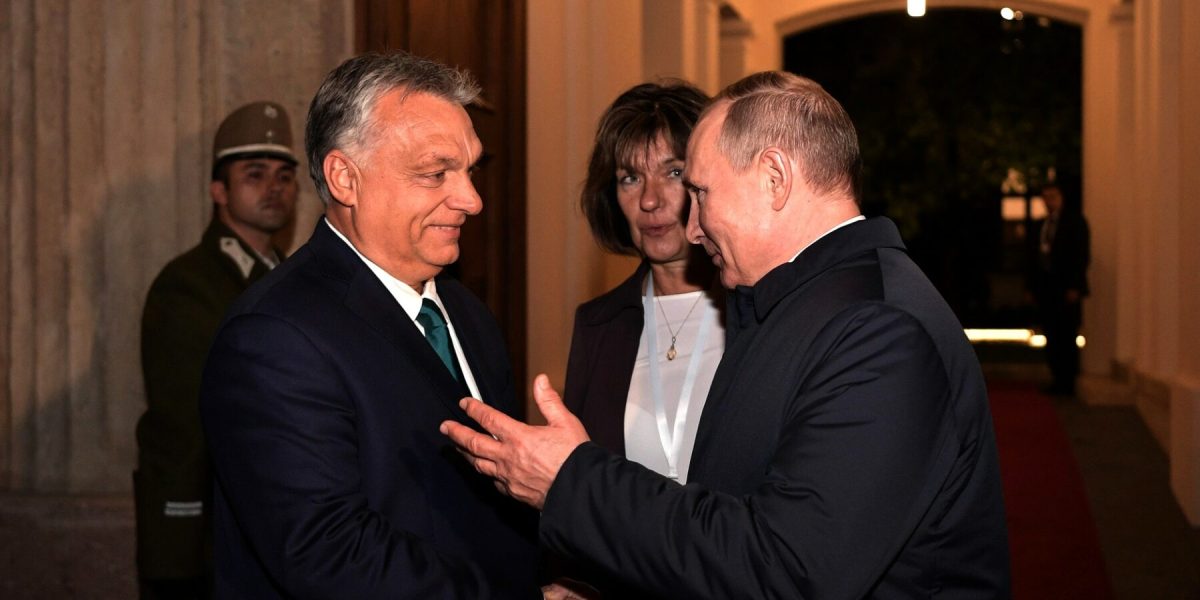Vladimir Putin ordonă eliberarea a doi prizonieri de război cu dublă cetățenie, intensificând tensiunile cu Ungaria Președintele rus Vladimir Putin a dispus miercuri liberarea a doi prizonieri de război capturați pe frontul din Ucraina, ambii deținând cetățenie ucraineană și ungară