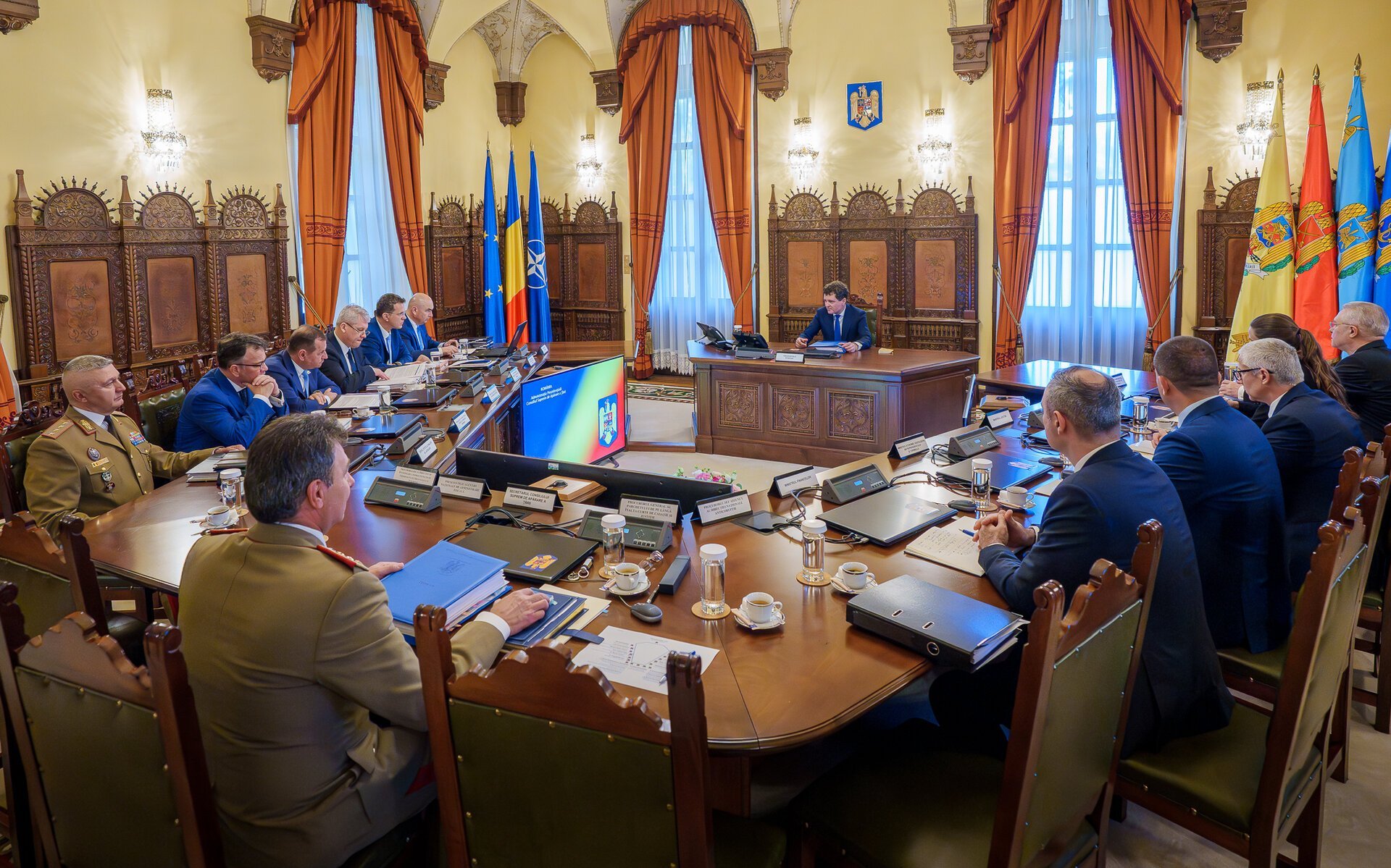 Consiliul Suprem de Apărare a Țării se reunește miercuri la Palatul Cotroceni pentru a discuta despre evoluțiile recente din domeniul securității naționale, dar și despre noi măsuri care pot influența poziționarea militară a României în contextul tensiunilor internaționale