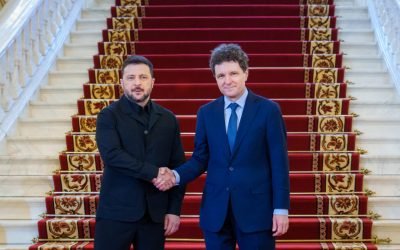 România și Ucraina reafirmă parteneriatul strategic: acorduri pentru colaborare militară, energetică și economică la Cotroceni Președinții României și Ucrainei au semnat joi, în cadrul unei ceremonii oficiale desfășurate la Palatul Cotroceni, trei documente menite să întărească și să diversifice colaborarea dintre cele două națiuni