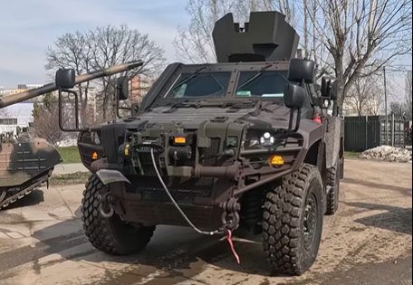 România are, în sfârșit, primul pas concret spre modernizarea capacităților sale militare cu introducerea în serviciu operațional a primelor vehicule blindate COBRA II 4×4